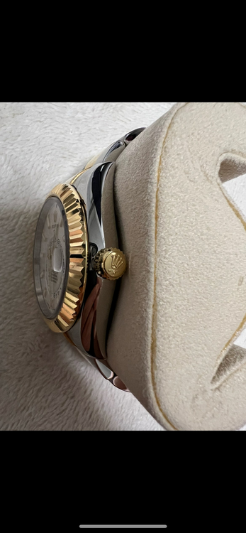 ロレックス スカイドゥエラー （高級時計）の商品画像 - 査定依頼日：2024年12月29日 - 最高査定価格：2,600,000円