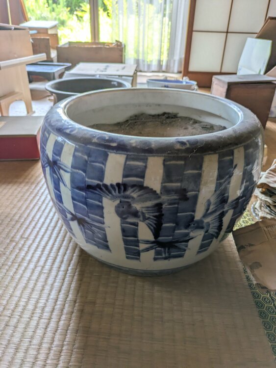 火鉢（美術品・骨董品）の商品画像 - 査定依頼日：2026年6月30日 - 最高査定価格：3,000円