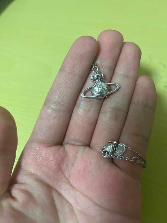 ヴィヴィアンウエストウッドネックレス（古着・ファッション）の商品画像 - 査定依頼日：2026年3月25日 - 最高査定価格：1,000円