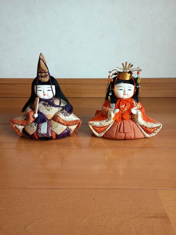 浅草橋の人形の田辺で購入した七段飾りの雛人形（美術品・骨董品）の商品画像 - 査定依頼日：2026年10月3日 - 最高査定価格：3,000円