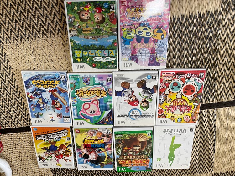 Wii u本体、ボード、ソフト10点、リモコン4点その他7点、DS本体５点、（ゲーム機本体・ゲームソフト）の商品画像 - 査定依頼日：2022年11月5日 - 最高査定価格：30,000円