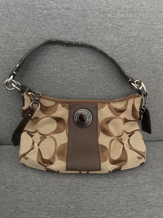 ハンドバッグ（ブランドバッグ）の商品画像 - 査定依頼日：2026年4月12日 - 最高査定価格：5,000円