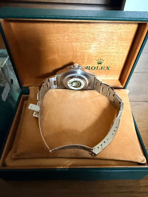 ロレックス シードゥエラー 1660（高級時計）の商品画像 - 査定依頼日：2025年12月11日 - 最高査定価格：1,340,000円