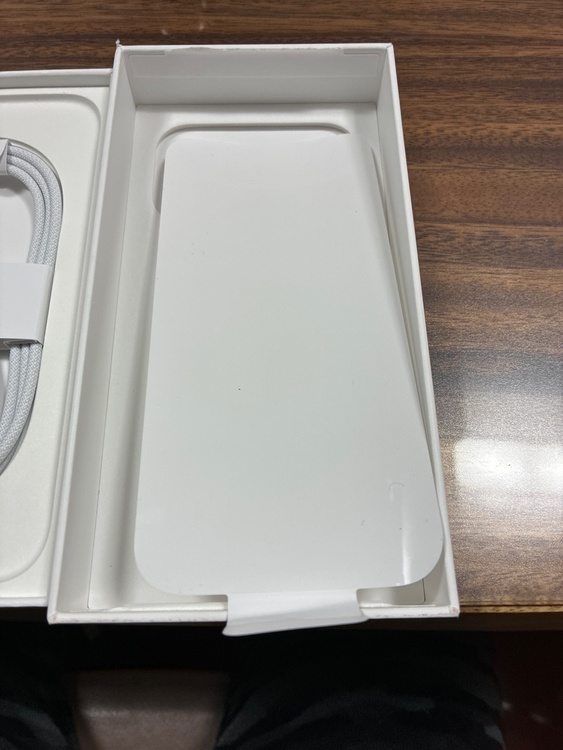 iPhone 17 Pro Max 1TB docomo（スマホ）の商品画像 - 査定依頼日：2026年4月12日 - 最高査定価格：219,000円