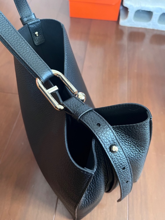 その他 フルラ （ブランドバッグ）の商品画像 - 査定依頼日：2025年6月17日 - 最高査定価格：5,000円