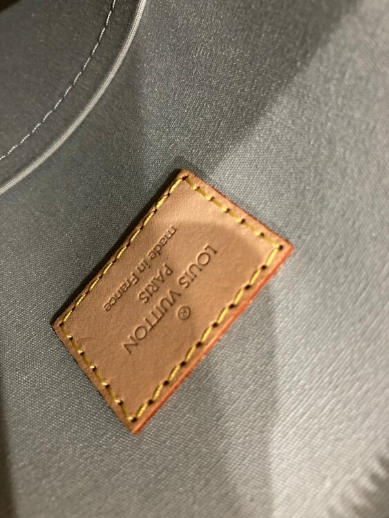 ヴェルニ（ブランドバッグ）の商品画像 - 査定依頼日：2025年5月18日 - 最高査定価格：30,000円