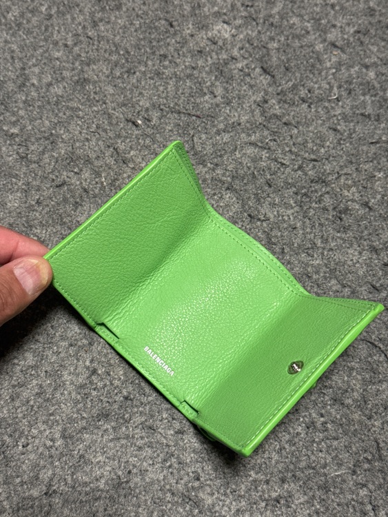 バレンシアガ  （ブランドバッグ）の商品画像 - 査定依頼日：2025年8月9日 - 最高査定価格：20,000円