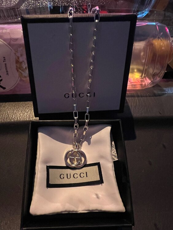 グッチ ネックレス GUCCI シルバー GGロゴモチーフ ペンダント 男女兼用（金・貴金属）の商品画像 - 査定依頼日：2025年3月8日 - 最高査定価格：10,500円