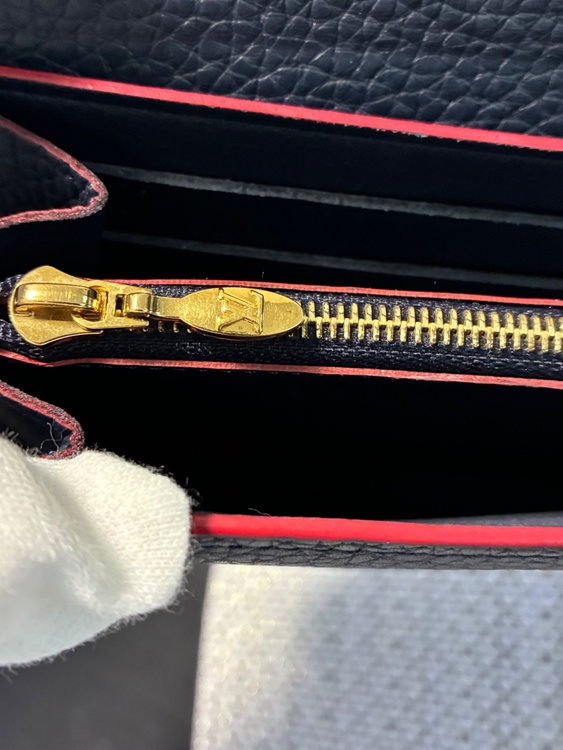 ルイヴィトンポルトフォイユカプシーヌ（ブランド財布・小物）の商品画像 - 査定依頼日：2026年2月4日 - 最高査定価格：100,000円