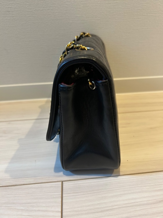 ダイアナフラップ22cm （ブランドバッグ）の商品画像 - 査定依頼日：2026年4月18日 - 最高査定価格：450,000円