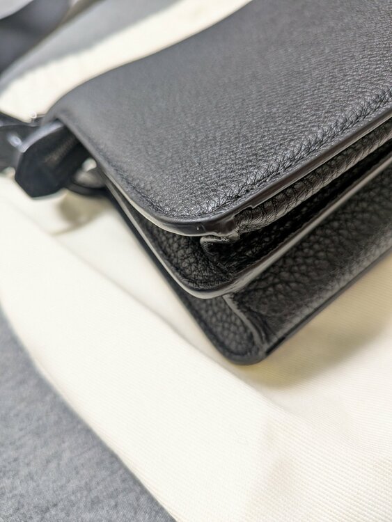 FENDI PEEKABOO ISeeU エックスクロス（ブランドバッグ）の商品画像 - 査定依頼日：2026年8月10日 - 最高査定価格：180,000円