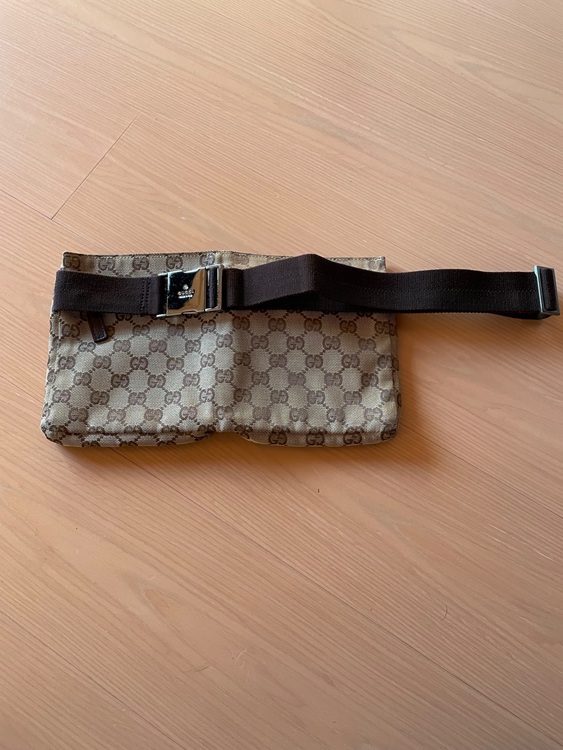 ウエストポーチ（ブランドバッグ）の商品画像 - 査定依頼日：2025年11月29日 - 最高査定価格：25,000円