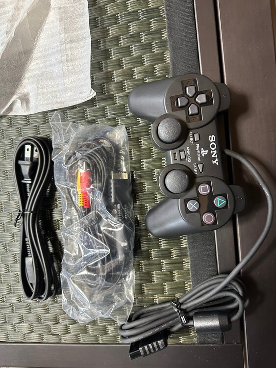 PlayStation2 SCPH-15000（ゲーム機本体・ゲームソフト）の商品画像 - 査定依頼日：2025年5月30日 - 最高査定価格：4,000円