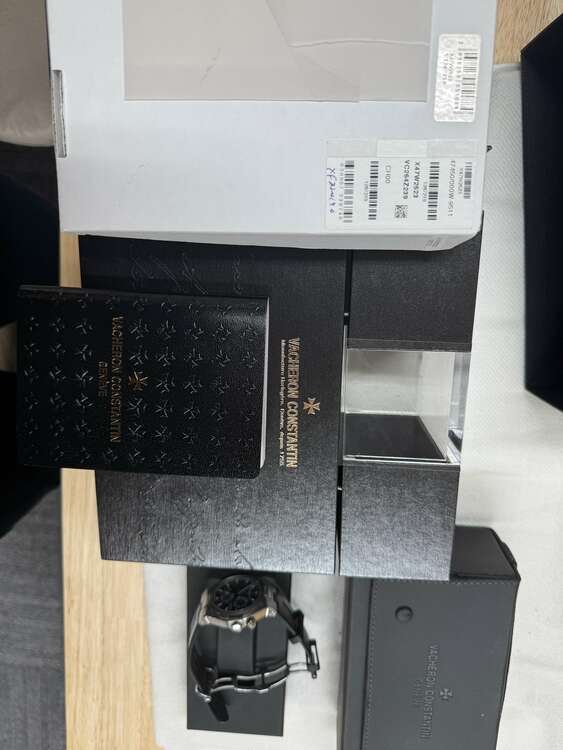 ヴァシュロン コンスタンタン オーヴァーシーズ 47450（高級時計）の商品画像 - 査定依頼日：2025年4月13日 - 最高査定価格：2,295,000円