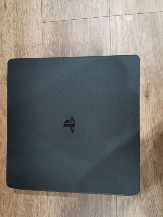 プレイステーション4本体 ジェットブラック(HDD 500GB/CUH-2100（ゲーム機本体・ゲームソフト）の商品画像 - 査定依頼日：2022年8月18日 - 最高査定価格：15,000円