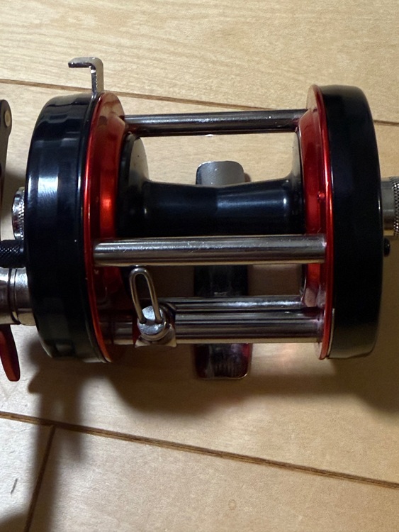 6500CS Rocket Black/Red（釣具）の商品画像 - 査定依頼日：2025年9月29日 - 最高査定価格：13,500円