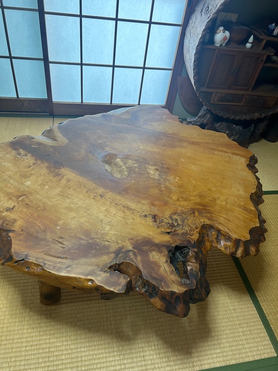 一枚板テーブル（美術品・骨董品）の商品画像 - 査定依頼日：2026年7月26日 - 最高査定価格：5,000円