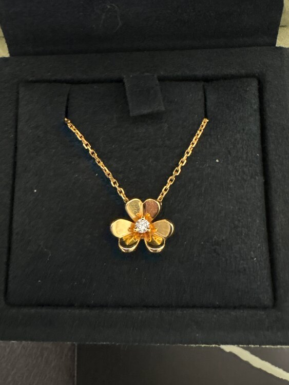 ヴァンクリーフ　フリヴォルミニYG（金・貴金属）の商品画像 - 査定依頼日：2025年2月6日 - 最高査定価格：240,000円