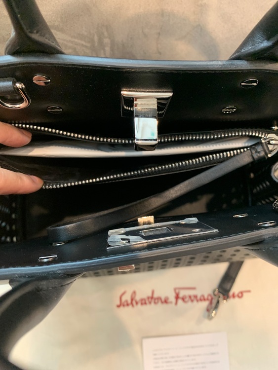フェラガモ  （ブランドバッグ）の商品画像 - 査定依頼日：2025年8月3日 - 最高査定価格：60,000円