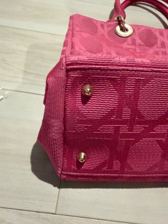 わかりません。（ブランドバッグ）の商品画像 - 査定依頼日：2026年2月22日 - 最高査定価格：40,000円