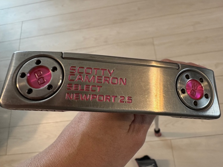 スコッティキャメロン SELECT NEWPORT2.5（ゴルフ用品）の商品画像 - 査定依頼日：2026年6月13日 - 最高査定価格：13,100円