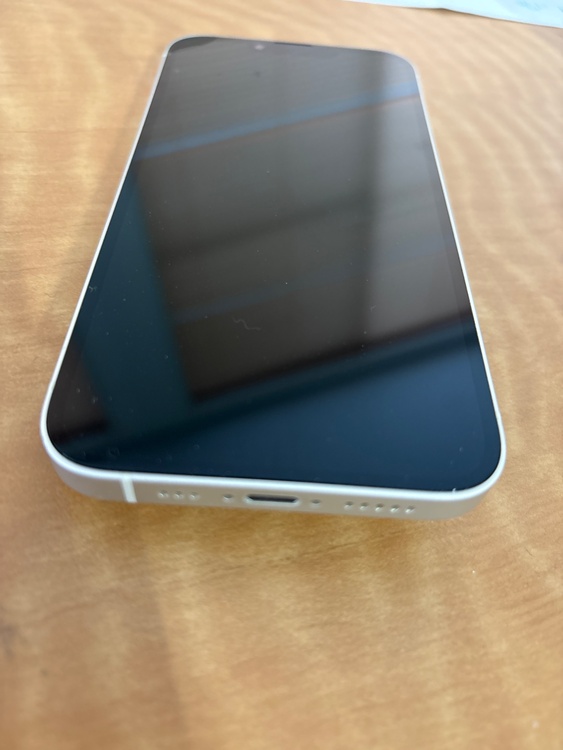 iPhone 13 128GB Softbank（スマホ）の商品画像 - 査定依頼日：2026年4月13日 - 最高査定価格：36,000円