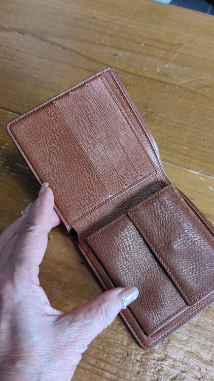 財布（ブランド財布・小物）の商品画像 - 査定依頼日：2026年4月1日 - 最高査定価格：3,000円