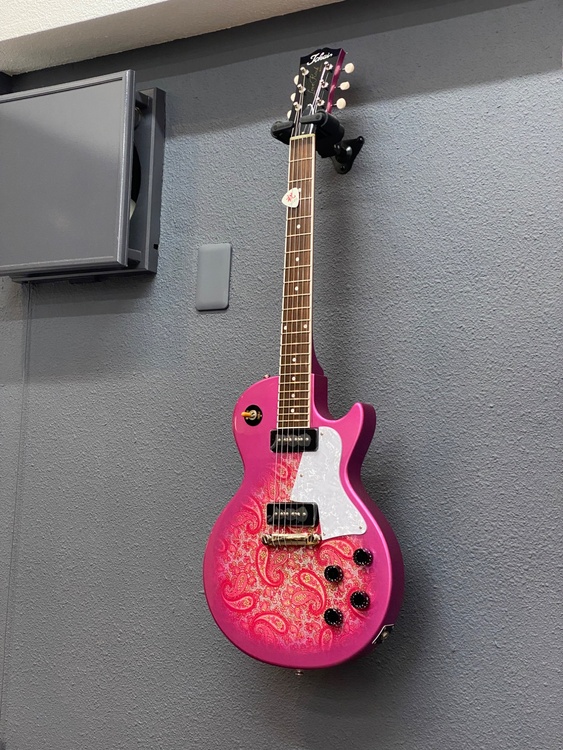 LSS158PaisleyRed（ピアノ・楽器・PA機材）の商品画像 - 査定依頼日：2026年4月14日 - 最高査定価格：90,000円