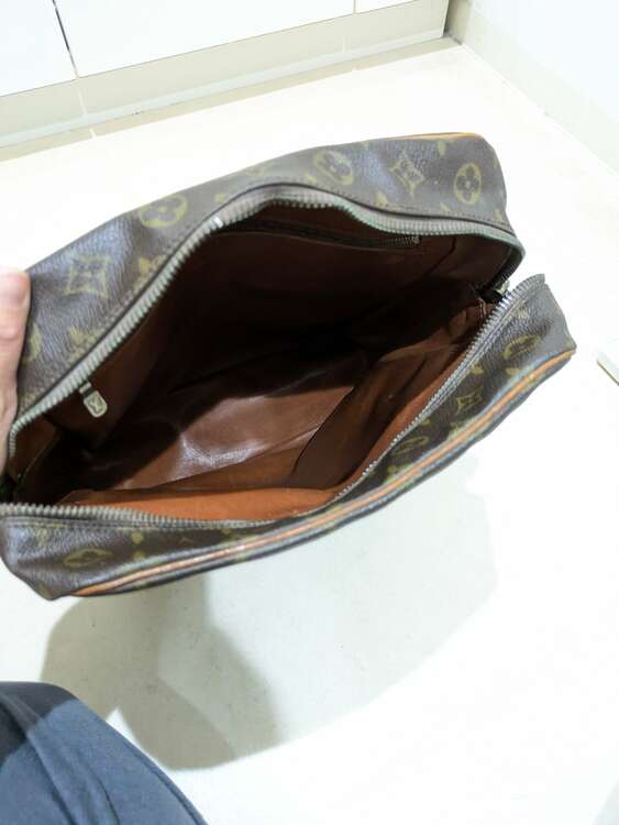 ダヌーブ（ブランドバッグ）の商品画像 - 査定依頼日：2025年5月28日 - 最高査定価格：10,000円