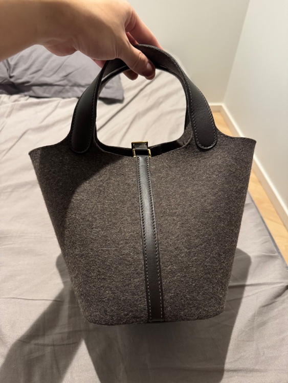 ピコタンロック　フェルト（ブランドバッグ）の商品画像 - 査定依頼日：2025年11月2日 - 最高査定価格：300,000円