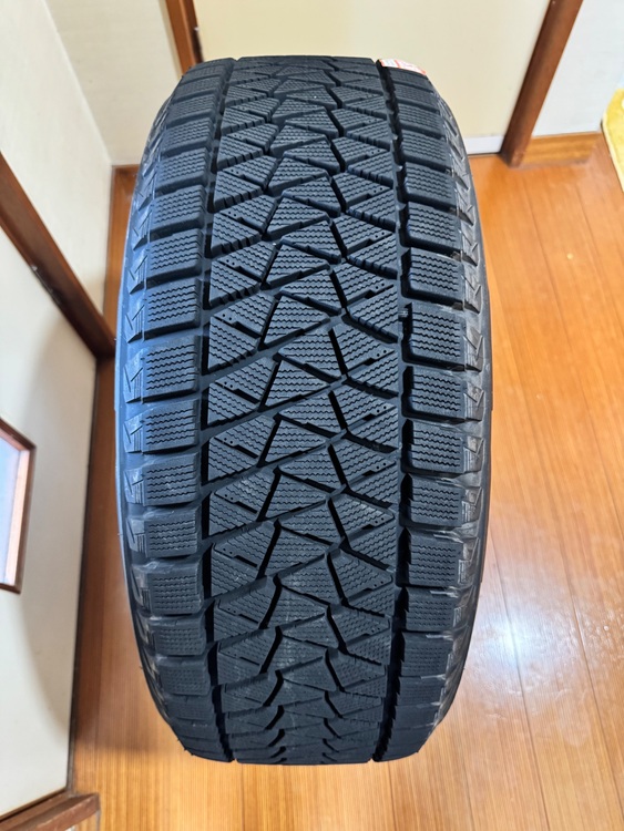 社外ホイール、スタッドレスタイヤ（カー用品）の商品画像 - 査定依頼日：2025年6月27日 - 最高査定価格：4,500円