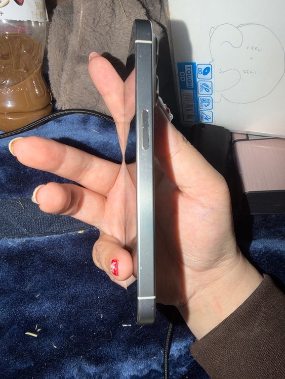 iPhone 15 Pro 128GB SIMフリー（スマホ）の商品画像 - 査定依頼日：2025年11月27日 - 最高査定価格：91,000円