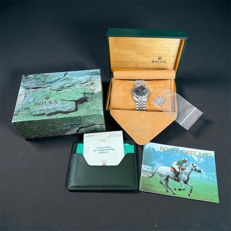 ロレックス デイトジャスト  （高級時計）の商品画像 - 査定依頼日：2025年11月18日 - 最高査定価格：950,000円