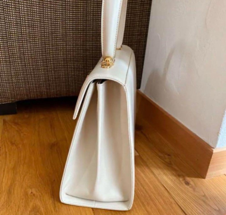 フェラガモ　ガンチーニ（ブランドバッグ）の商品画像 - 査定依頼日：2025年9月3日 - 最高査定価格：25,000円