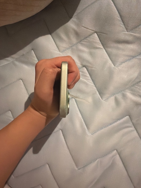 iPhone iPhone 15 128GB SIMフリー（スマホ）の商品画像 - 査定依頼日：2026年8月4日 - 最高査定価格：70,000円