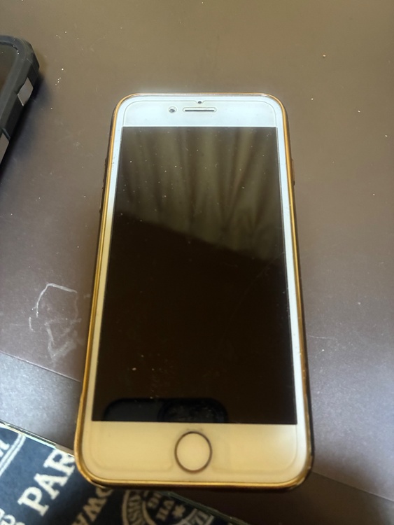 iPhone8 64GB docomo（スマホ）の商品画像 - 査定依頼日：2026年3月15日 - 最高査定価格：4,000円