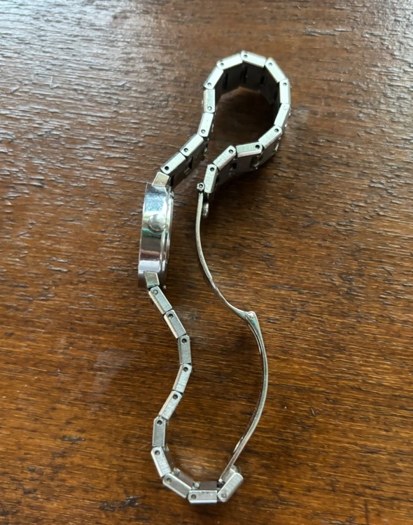 12pダイアモンド（高級時計）の商品画像 - 査定依頼日：2025年6月23日 - 最高査定価格：90,000円