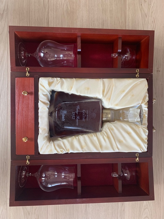 アスバッハ　ゲーテ　1952（お酒）の商品画像 - 査定依頼日：2025年8月5日 - 最高査定価格：325,000円