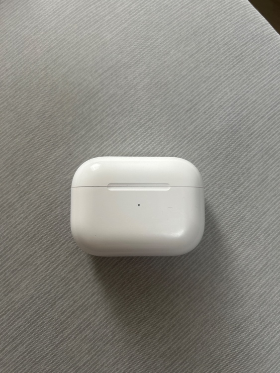 Airpods pro 第2世代（オーディオ・スピーカー）の商品画像 - 査定依頼日：2026年8月25日 - 最高査定価格：6,100円