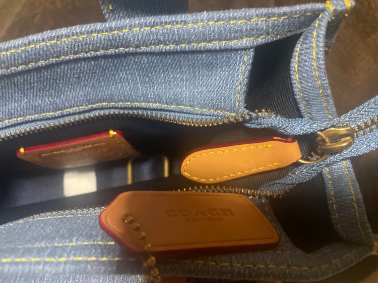 その他 コーチ （ブランドバッグ）の商品画像 - 査定依頼日：2025年10月21日 - 最高査定価格：4,000円