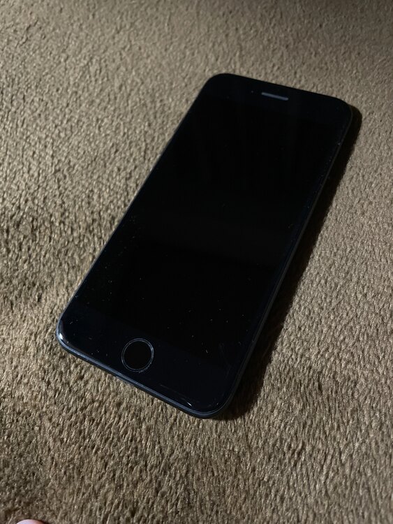 iPhone7 128GB Softbank（スマホ）の商品画像 - 査定依頼日：2025年2月6日 - 最高査定価格：5,000円