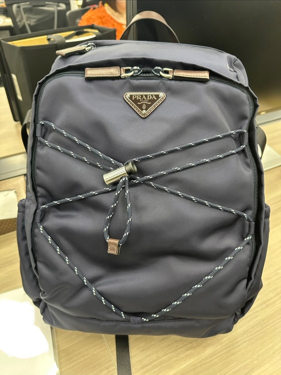 商品品番: 2VZ122_2DMG_F0008_V_OOO（ブランドバッグ）の商品画像 - 査定依頼日：2026年1月6日 - 最高査定価格：280,000円