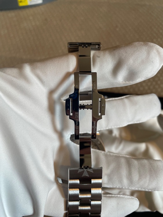 ヴァシュロン コンスタンタン オーヴァーシーズ 4500V/110A-b12（高級時計）の商品画像 - 査定依頼日：2025年9月19日 - 最高査定価格：3,350,000円