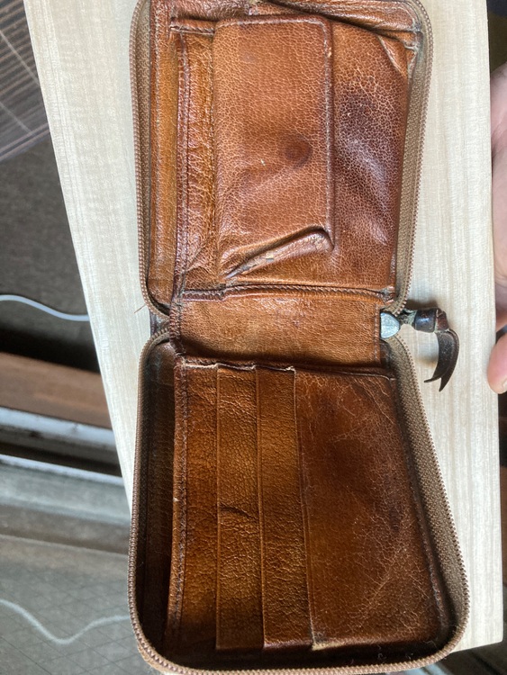 ボッテガ・ヴェネタ  （ブランドバッグ）の商品画像 - 査定依頼日：2025年11月21日 - 最高査定価格：500円