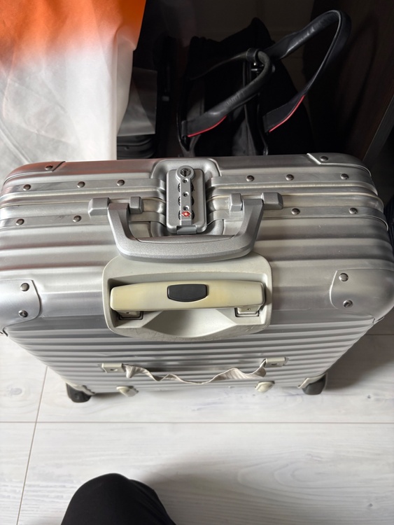 リモアキャリーケース（ブランドバッグ）の商品画像 - 査定依頼日：2026年2月17日 - 最高査定価格：25,000円