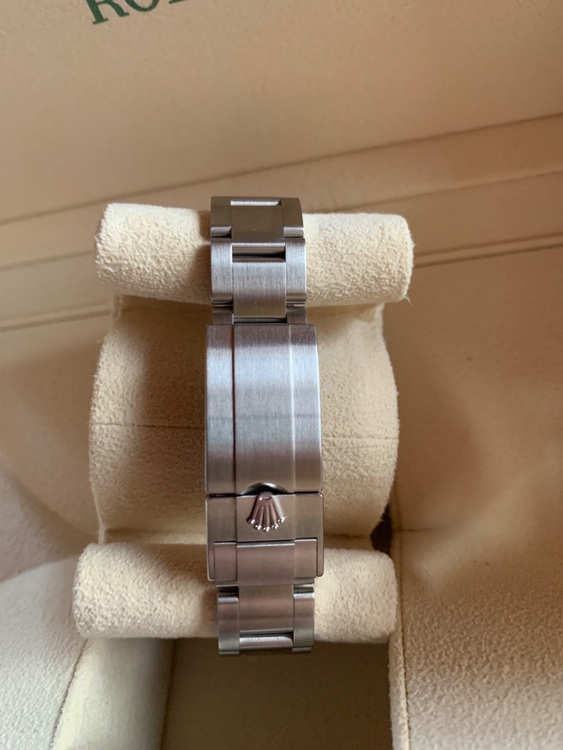 ロレックス エクスプローラー 124270（高級時計）の商品画像 - 査定依頼日：2025年8月25日 - 最高査定価格：1,200,000円