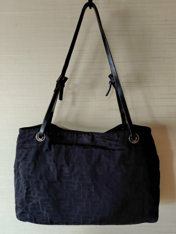 フェンディ  （ブランドバッグ）の商品画像 - 査定依頼日：2026年1月23日 - 最高査定価格：25,000円