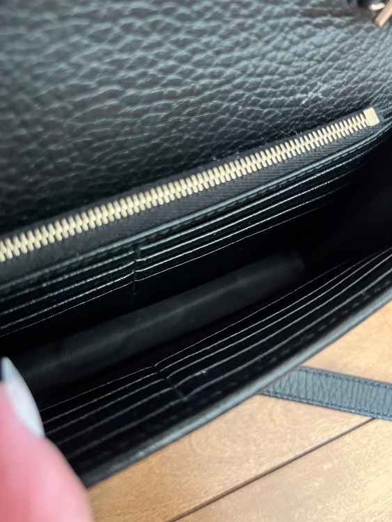 グッチショルダーウォレット（ブランドバッグ）の商品画像 - 査定依頼日：2025年8月1日 - 最高査定価格：83,000円