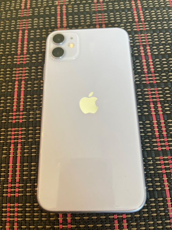 iPhone iPhone11 64GB au（スマホ）の商品画像 - 査定依頼日：2026年8月2日 - 最高査定価格：20,000円