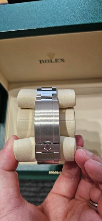 126610LV（高級時計）の商品画像 - 査定依頼日：2025年10月9日 - 最高査定価格：2,330,000円